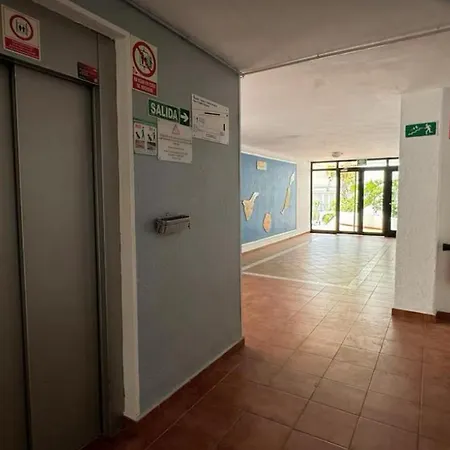 Relaxing Cristianos 公寓 *